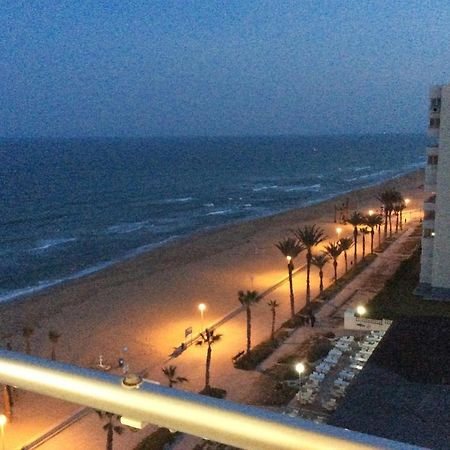 Oceanfront Urbanova Apartment Ел Алтет Екстериор снимка